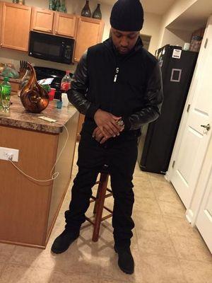 Benjamin C Walker II my mindset is money my attitude is pesos and my emotions are dineros anything else i didnt touch bases on? #teamgrind