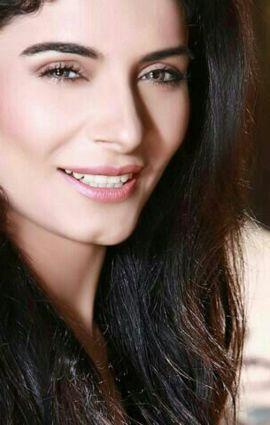https://t.co/0rz2ef7pAW........actress & model,writer...always enjoy own company