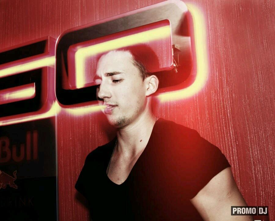 Nick_Aston's profile picture. http://t.co/5YXEe61Y