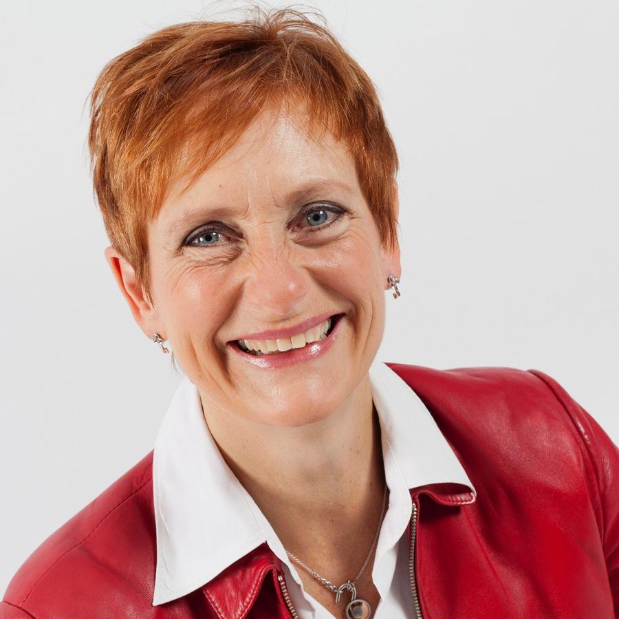 Op weg naar een Happy Exit Strategie: Emotioneel Intelligent aan de slag met bedrijfsopvolging,overdracht, overnames,fusies. Omdat familie & bedrijf je lief is!