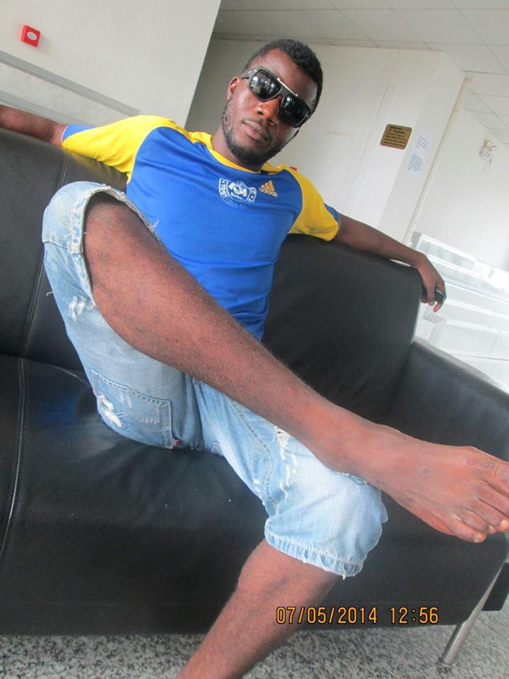 HASSAN S SESAY born on the 7th December 1990 hight 5.6ft leaving in freetown Sierra leone i am an actor and a football player