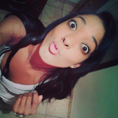 Taurina, 18 anos, abençoada e filha de Deus! Amo minha família e meu amor..