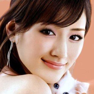 女子力アップ お尻は体の中でも清潔に保つことが難しく汗をかくと雑菌も繁殖しやすく下着のせいで通気性も悪いのでニキビができやすいです お尻ニキビが椅子に座るという刺激によって潰れたときニキビ跡になりそれが 黒ずみ色素沈着になってしまうので注意