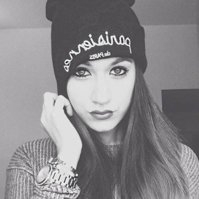 ola acabei de lhe dar follow gratis agora vc poderia seguir a conta @laurenojenta ?? pfvr nao ignora esta em meta obrigada desde ja