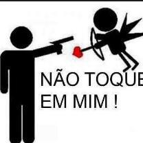 quatro passos para ser feliz :
1- pare
2-de 
3- ser 
4- trouxa

instagram:@brunastylesi
whats:11988897896