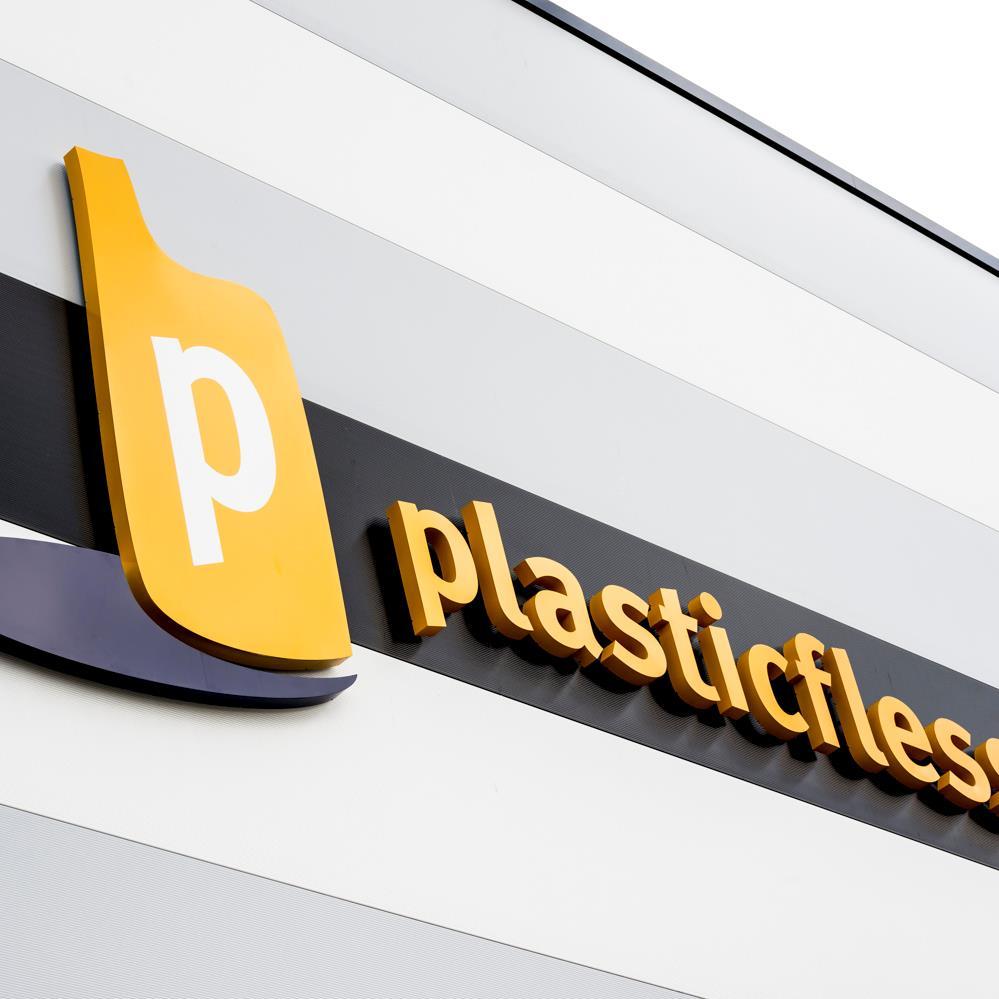Plasticflessen & hd packaging supply a extensive range of plastic bottles, in small and big quantities. For cosmetic, cleaning, food, pharma & chemical products