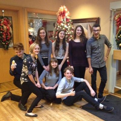 A friendly group of teens who enjoy performing music a cappella facebook:https://t.co/TsEEtpZutF