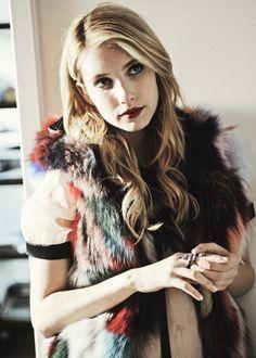 Movie star. Diva y próxima suprema del coven, envidiadme. My freaking vagina is sweating #SurpriseBitches #AHS