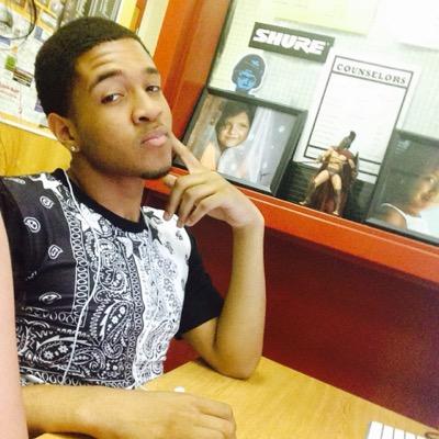 New Twitter follow me back when i follow you