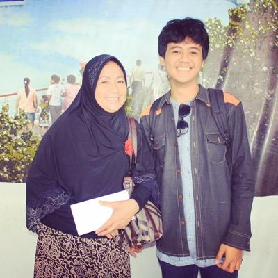 IkhsalR's profile picture. My honey ♥ @siskatania4