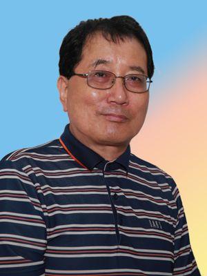 군산초교6~2반창회방/625한국전쟁때피란가다도착한곳내제2고향되52년군산초교입학58년졸업후서울복귀반창회62년도결성현재까지52년간반창회회장역임하며쾌진중