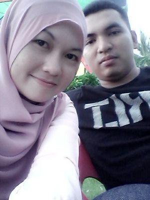 Bila ada cahaya dalam jiwa.. Maka akan hadir pula kecantikan dalam dirinya..FrieNdLy ♥ ...(⌒˛⌒)