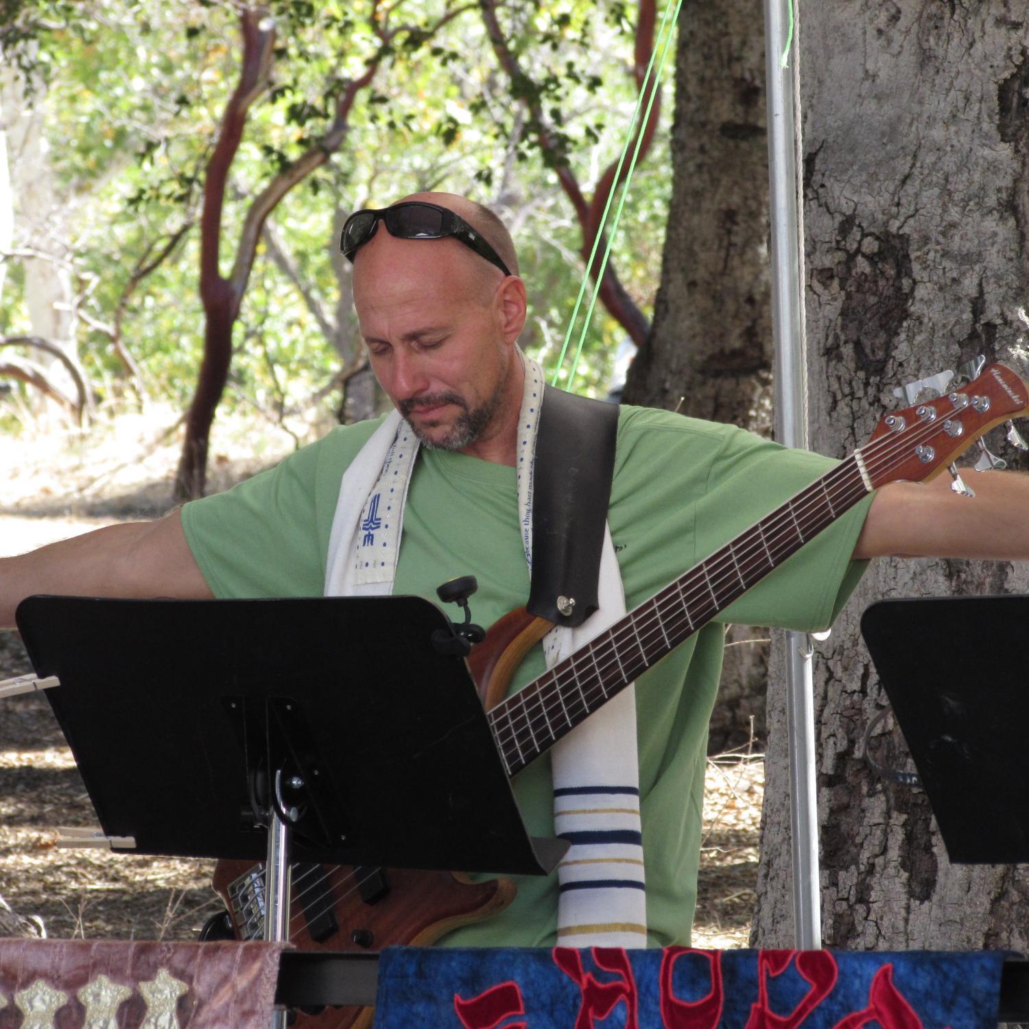 Dj, Bassist, Husband, Father, Believe in Yeshua theMessiah

Handyman at geturdone