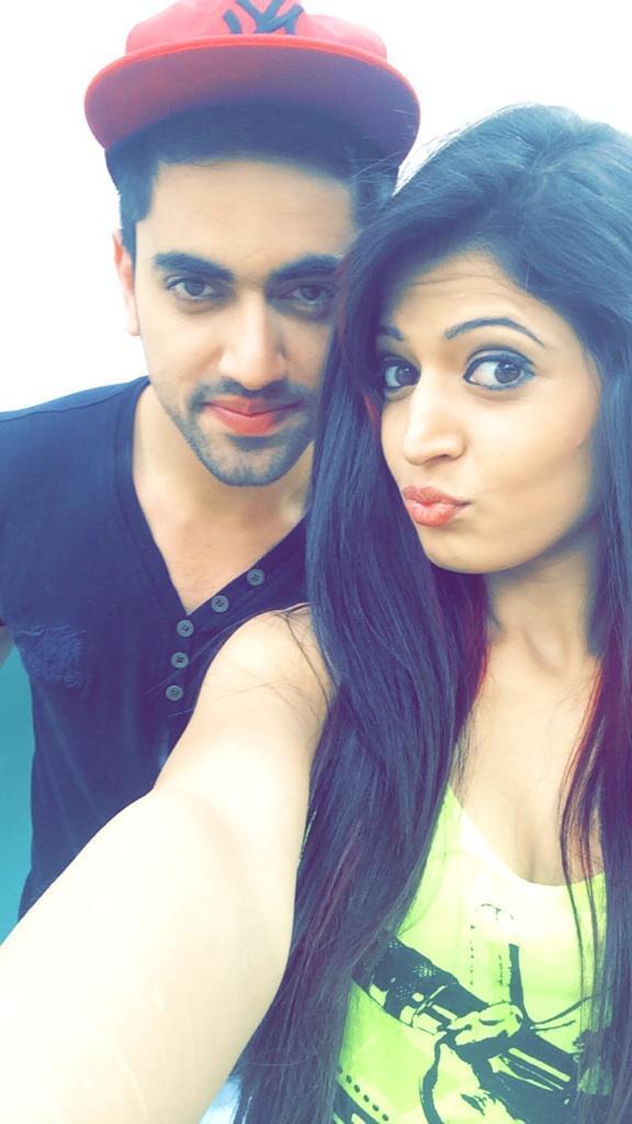 ImSaDaQat's profile picture. u r loking so beautiful 

zain imam + charlie == ♥♥