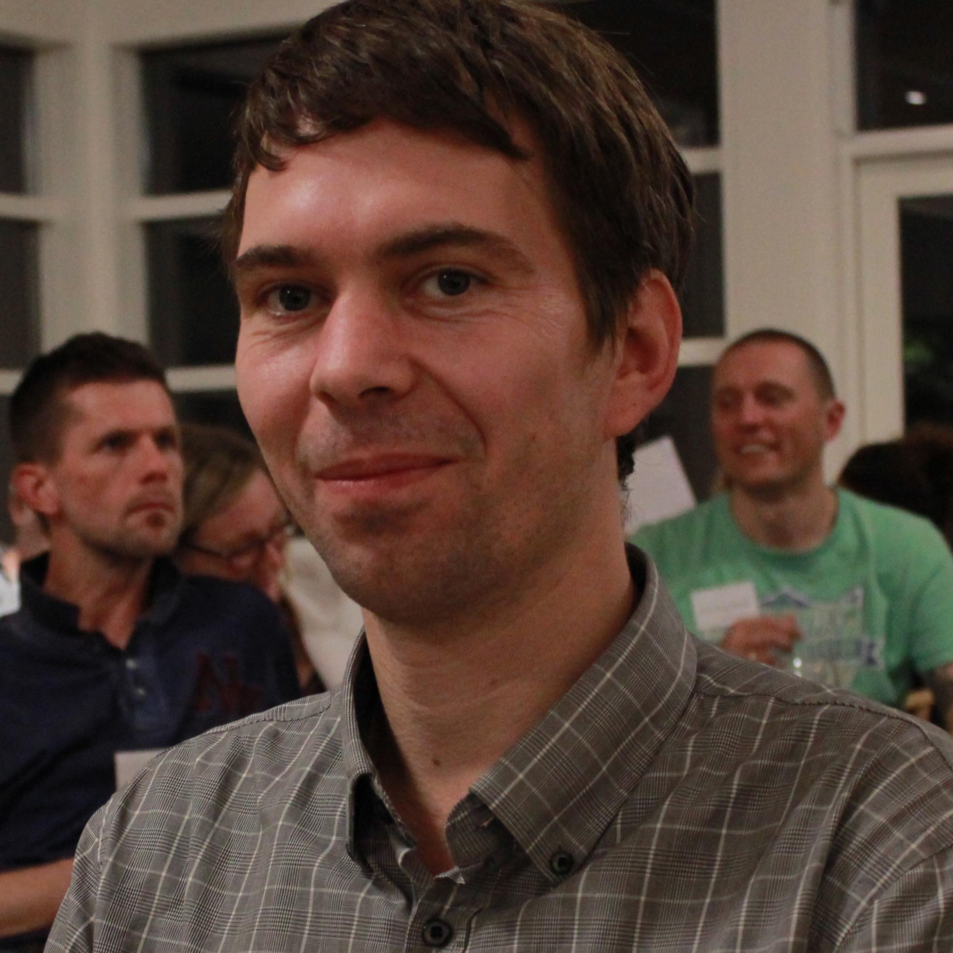 Brænder for at mennesker tar magt over eget liv.. Organisationsansvarlig i @alternativet_