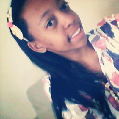Ana ,17 anos 
Namora : Leandro 
feliz , amo servi a Deus ♡ ..