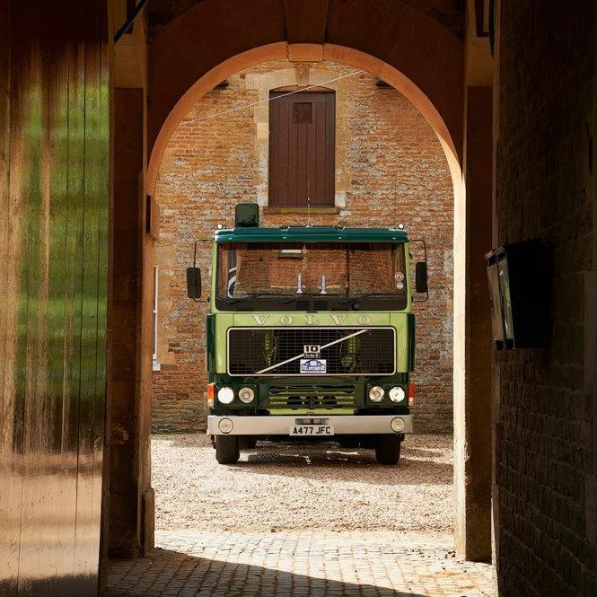 The best european retro trucks. We honor the great trucking icons of the yesteryear. The retro section of @onlywayisdutch
