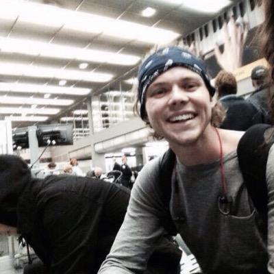 ⠀⠀⠀ ⠀ ⠀⠀⠀⠀⠀⠀⠀⠀⠀⠀⠀⠀⠀⠀⠀⠀ rollin like a stone  ↠