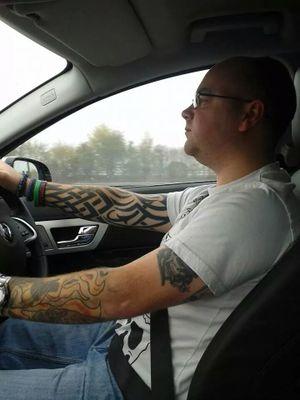 andy33052's profile picture. angry tattooed Scots man who enjoys a good cold beverages