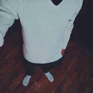 ارسمگ ف عيني على حزه الشوق و يزين حـالي يوم اشـوفك بـ عيني”
bbm: 5285A0AF