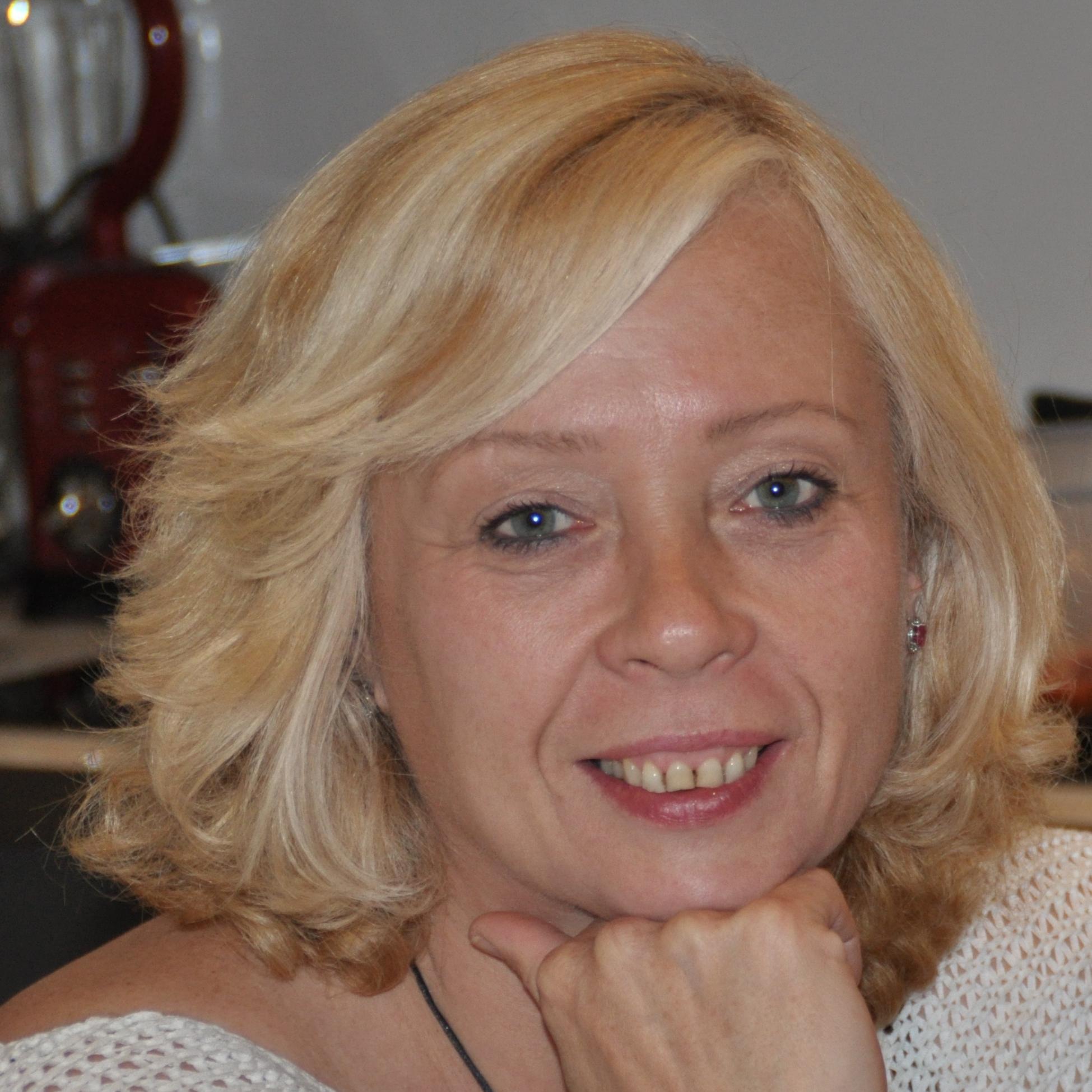 aniasmir's profile picture. Hello, I am Anna. I am a licensed tour guide for Rome and the Vatican. I love this ancient city and I'd like to convey my love to all of you. Welcome to Rome.