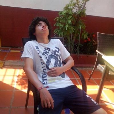 ♪♫La vida es una copa de licor y nadie la disfruta eternamente, se acaba si la bebes de un jalón igual que si la bebes lentamente ♫♪
Malagueño? 
-Diiiigame