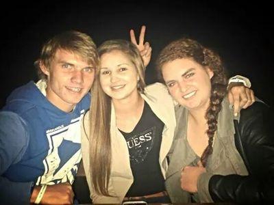 Chareze95's profile picture. 