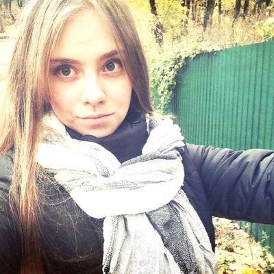 ShepelevAngelin's profile picture. я справа