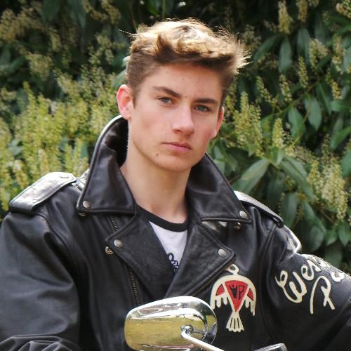 KitonJ's profile picture. 