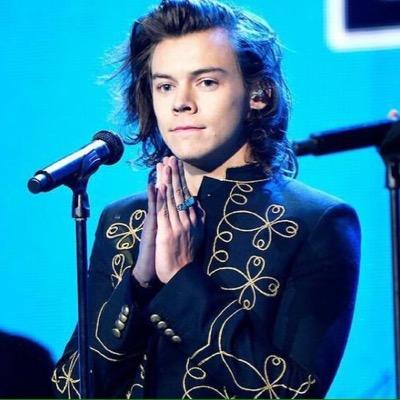 potionzouis's profile picture. hii this is a saved acc so please follow my main acc @haroldthirsty