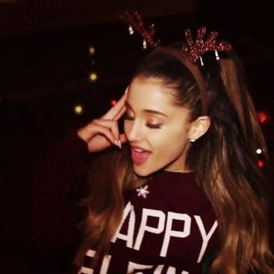 netfIixwithdemi's profile picture. saved @