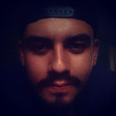 Martineiiko's profile picture. Aprendo a equivocarme por que solo así le podré llamar experiencia.