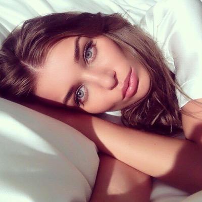 я не знаю тебя, ты не знаешь меня,в этом вся интрига.