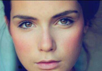 PrincessChro's profile picture. Chronique : Déchirée à vif
Je vous mettrais tout les liens des partie de la chronique ainsi que les photos & beaucoup de rappels.