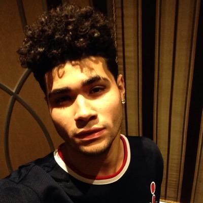 Qlove. 17 years of age the name is Ronald Smith Quincy Hackett,I'm a tall kid that makes music | Business Contact (only): bookings @iamronniebanks.com