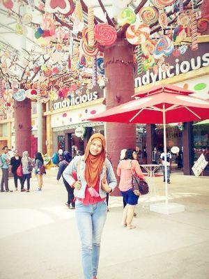 BeeTheonendah's profile picture. I love My Lord ALLAH SWT, Muhammad SAW, My Parents, and My Future H