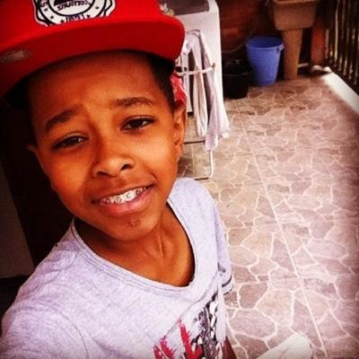 Boy 1.3 Sorrindo Atoa, só vibrando Paz e Amor ! Smiler Belieber ❤️