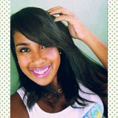 elasousa_'s profile picture. Católica, sonhadora, sensível & sem papa na língua.