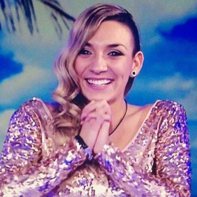 Cf de stela ex pretendienta de isaac y natalia de fede. son autenticas y mis favoritas de myhyv. tambien apoyo a alba ex pretendienta de isaac que es un amor.
