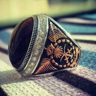 ‏‏‏سو الجمايل ، وازرع الطيب بالناس ​‏ترى طريق الطيب م بہ حسافہ~♡