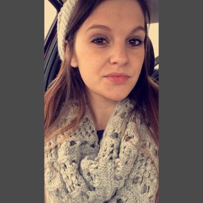 icaarlyy's profile picture. 