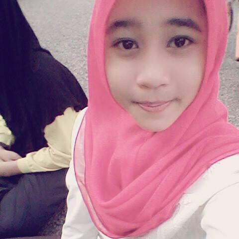 haha rinduuu .. ^_^ along 3