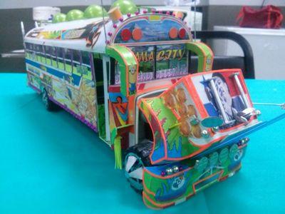 soy @javilonpanama31...hago mini replicas de buses Diablos Rojos, cultura de mi hermosa PANAMA, personalizados y diseñados x dentro...6396-7133