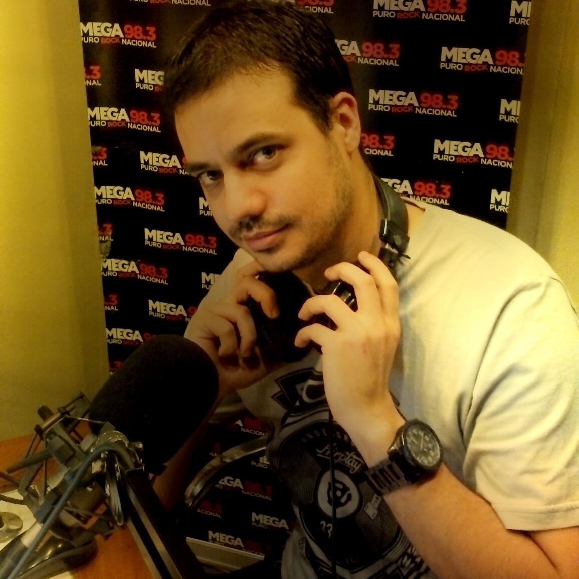Actor-Locutor-Productor.🎙️Radio Rivadavia AM 630. 
https://t.co/uNWEYgy0T2