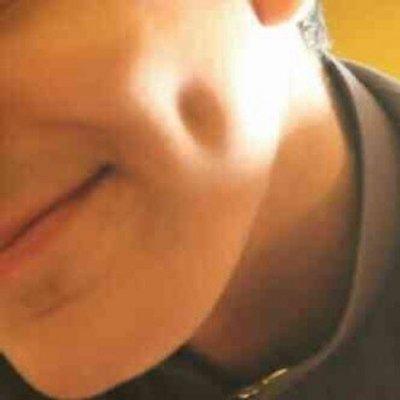 ياسر القحطاني . لاعبي المفضل لأنه مختلف قادم من زاوية احلامي وقصه اعشق كل مافيه ينضج ب الأبداع ب اختصار هو أفضل لاعب سكن ذاكرتي 20