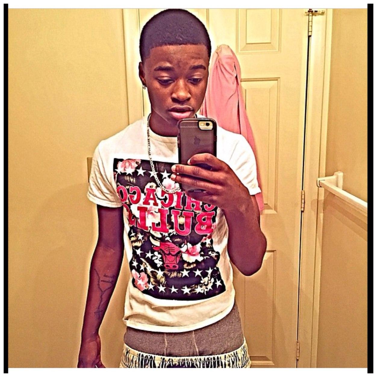 I rock wit me ,myself and I niqqa . http://t.co/HyDI77wMS1 Cnt trust no one these days Loyalty is everything .. ✊️ Savage