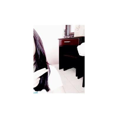 jxnairarobes's profile picture. “well darling, this is chaos”