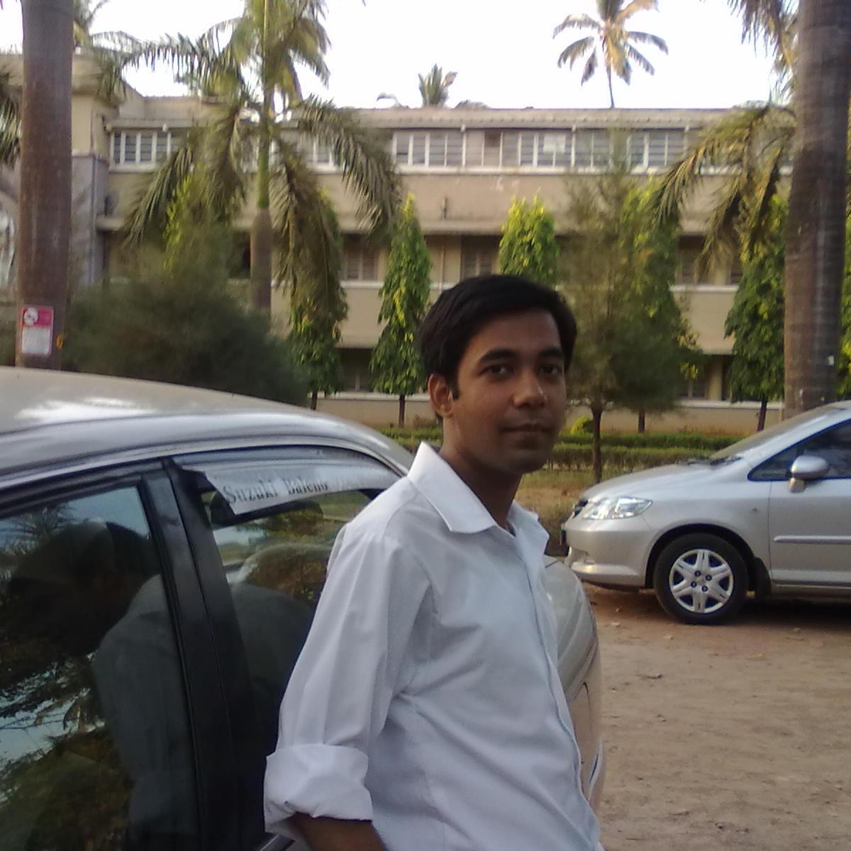 Engineer by my own will, Geek, Android Fanatic, Day dreamer, Lazy, Food lover, Caffeine addict :p Instagram: lavkumar01