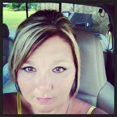 Love my kids and husband, we r loud we are even crazy at times. Family, Rodeo and Jesus is how we roll.