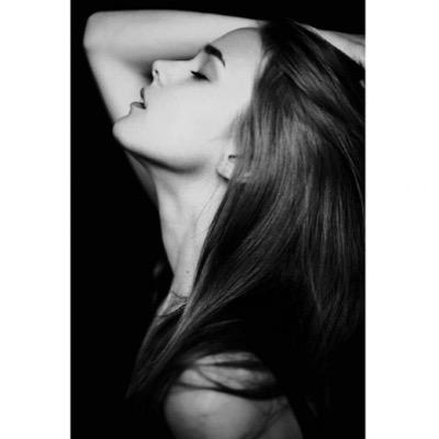 'Cause darling, I'm a nightmare dressed like a daydream.